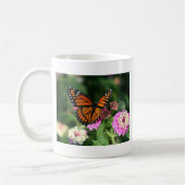 Monarch Butterfly op Lantana Flower Koffiemok (Links)