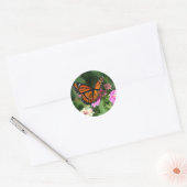 Monarch Butterfly op Lantana Flower Ronde Sticker (Envelop)