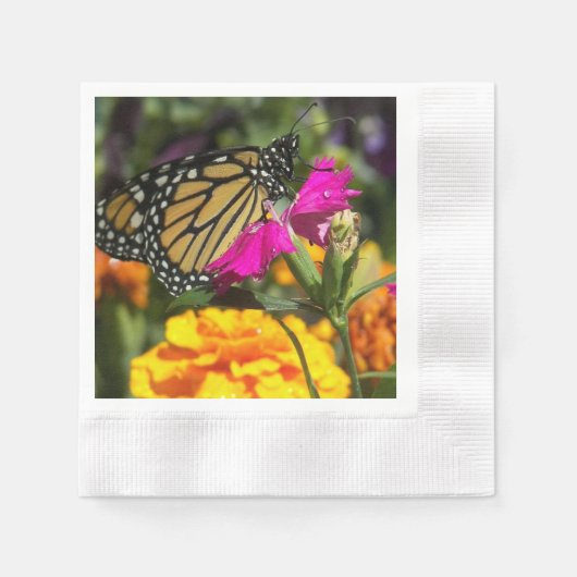 Monarch Butterfly op Roze Marigold Servet (Voorkant)