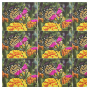 Monarch Butterfly op roze marigold Stof