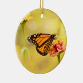 Monarch Butterfly op Zinnia Keramisch Ornament (Rechts)