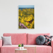 Monarch Butterfly Vliegt Wilde Vloer Meadow Lake Canvas Afdruk (Insitu (Woonkamer))