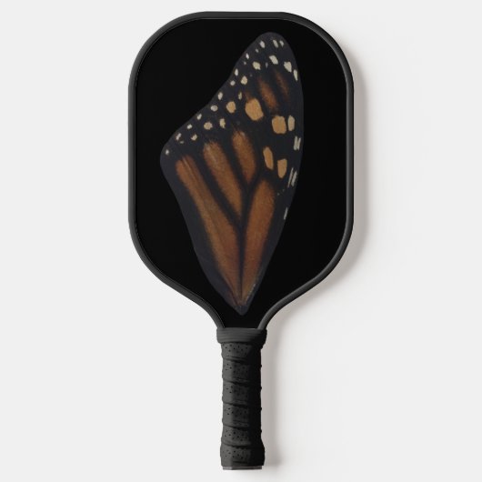 Monarch Butterfly wing on Black Pickleball Paddle (Voorkant)