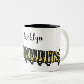 Monarch caterpillar cartoon illustration tweekleurige koffiemok (Voorkant rechts)