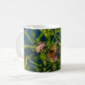 Monarch en Mok van gekookte koffie (Voorkant links)