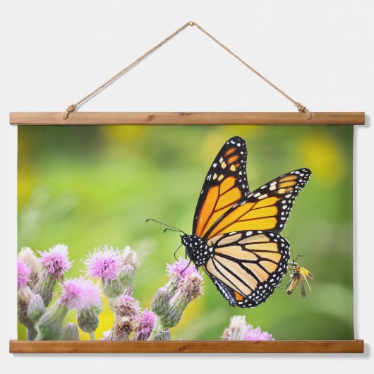 Monarch on Thistle Hanging Tapestry Hangend Wandkleed (Voorkant)