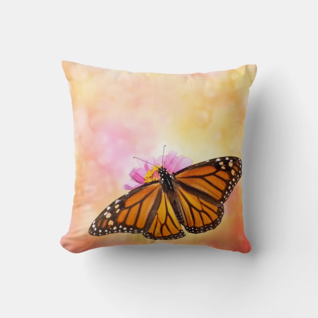 Monarch op roze kussen (Voorkant)