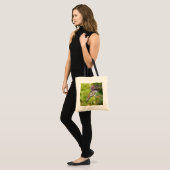 Monarchvlinder op paarse vlinderstruik tote bag (Voorkant (model))