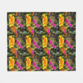 Monarchvlinder op Pink Marigold Bloem Fleece Deken (Voorkant (Horizontaal))
