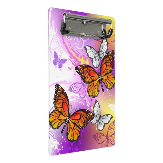 Monarchvlinders op paarse achtergrond mini klembord (Schuin)