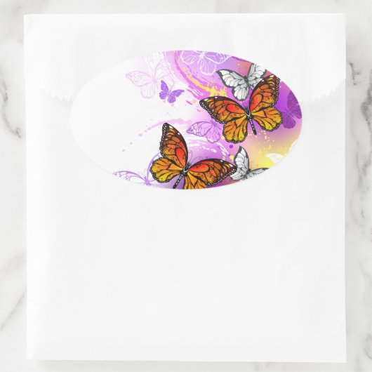 Monarchvlinders op paarse achtergrond ovale sticker (Tas)