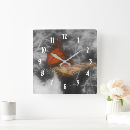 Monboogvlinder in zwarte en witte Natuur Vierkante Klok (Huis)
