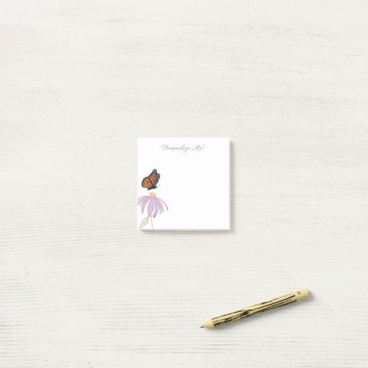 Monboogvlinder met Paarse-kanonventilator Post-it® Notes (Op bureau)