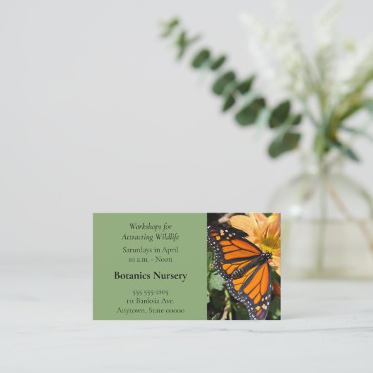 Monboogvlinder op chrysanthemabloem visitekaartje (Staand voorkant)