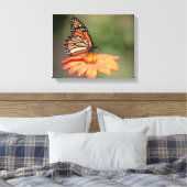 Monboogvlinder op een oranje bloem canvas afdruk (Insitu (Slaapkamer))