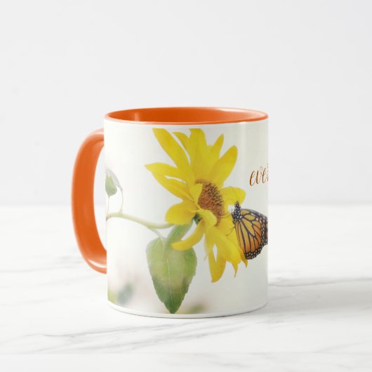 Monboogvlinder op gele bloemkool Inspirerend Mok (Voorkant links)