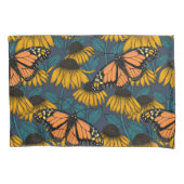 Monboogvlinder op gele naaldbomen kussensloop (Voorkant-Links)