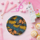 Monboogvlinder op gele naaldbomen papieren bordje (Feest)