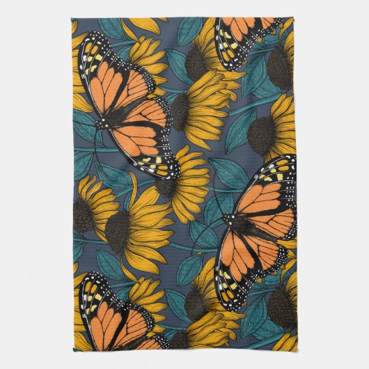 Monboogvlinder op gele naaldbomen theedoek (Verticaal)