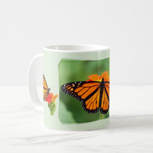 Monboogvlinder op groene achtergrond. koffiemok (Voorkant links)