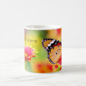 Monboogvlinder op rode en gele bloem koffiemok (Center)