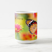 Monboogvlinder op rode en gele bloem koffiemok (Center)