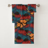 Monboogvlinder op rode naaldbomen bad handdoek (Insitu)