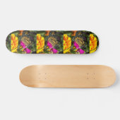 Monboogvlinder op roze marigold skateboard (Horizontaal)