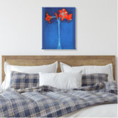 Mondriaan - Amaryllis op blauwe achtergrond Canvas Afdruk (Insitu (Slaapkamer))