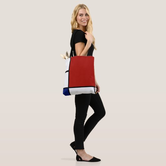 Mondriaan Samenstelling II in Rood, Blauw en Geel Tote Bag (Op model)