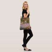 Monet - Irissen in de tuin van Monet Tote Bag (Op model)