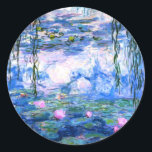 Monet Roze watergelilies Ronde Sticker<br><div class="desc">Een Monet roze waterlib rond een sticker met prachtige roze waterlib die zweven in een kalm blauw vijver met lily pads. Een geweldige cadeau van Monet voor fans van het impressionisme en de Franse kunst. Serene natuur impressionisme met mooie bloemen en schilderachtig vijver landschap.</div>