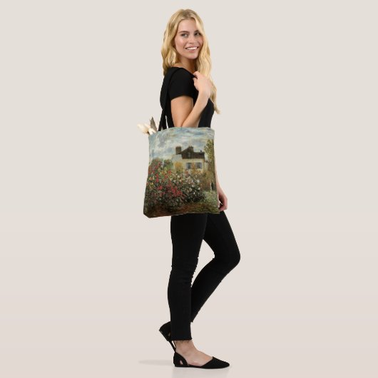 Monet's tuin in Argenteuil door Claude Monet Tote Bag (Op model)