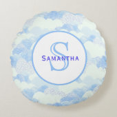 Mongram blauw en wit Abstract getextureerde wolken Rond Kussen (Voorkant)