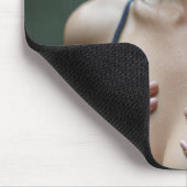 Monica in de regen muismat (Hoek)