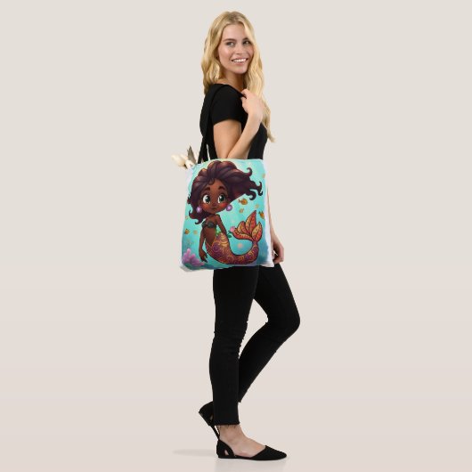 Monica- Zeemeermin: Tote Bag (Op model)