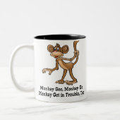 Monkey, Monkey Do, Monkey krijgt ook problemen. Tweekleurige Koffiemok (Links)