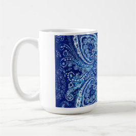 Monochromatisch blauw paisleymotief koffiemok