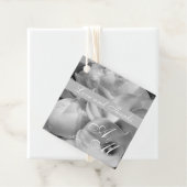 Monochromatische fotografie Witte Callas & pioenen Bedankjes Labels (In situ)