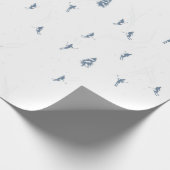 Monochrome blauwe alpiene skiers die kerstmis eten cadeaupapier (Hoek)