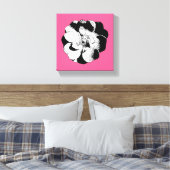 Monochrome Bloemen op Roze – Bold Graphic Canvas Afdruk (Insitu (Slaapkamer))