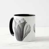 Monochrome botanische fijne kunst fotografie mok (Voorkant links)