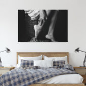 Monochrome Grace: An Artistic Study Canvas Afdruk (Insitu (Slaapkamer))