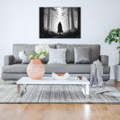 Monochrome rustige wandeling in het bos poster