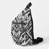 Monochrome Tribal - Bold Symmetrie in zwart Sling Bag (Rechterhoek)