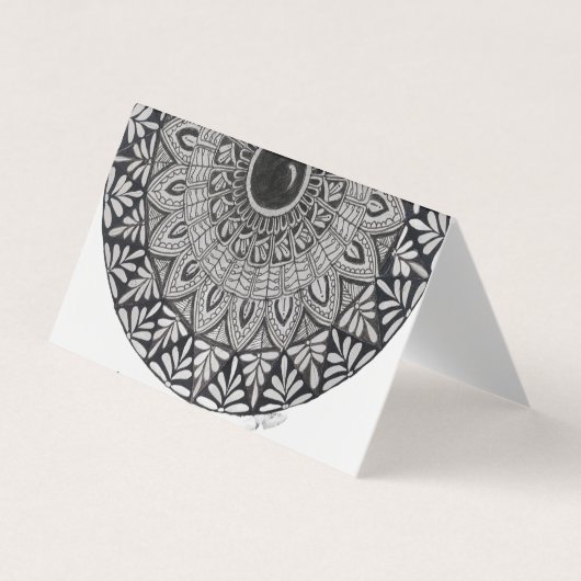 monochrome visitekaartje met mandala-kunst (Voorkant)