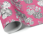 Monochroom Bloemen op Cerise Achtergrond Giftwrap Cadeaupapier (Rol Hoek)