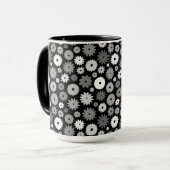 Monochroom Bloemenpatroon Mok (Voorkant links)