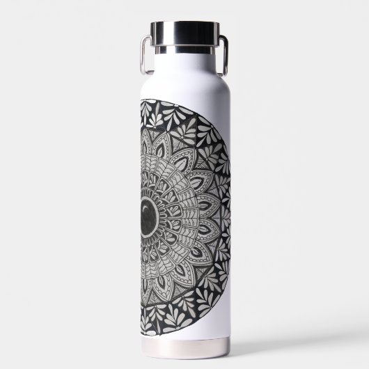 monochroom mandala-ontwerp op waterfles (Voorkant)