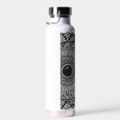 monochroom mandala-ontwerp op waterfles (Rechts)